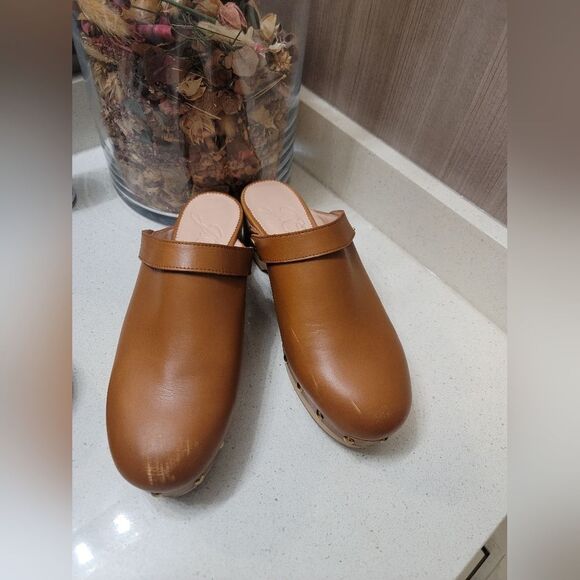 J. Crew Shoes - J.Crew Studded clogs Size 8